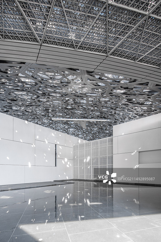 阿联酋阿布扎比卢浮宫建筑外立面白昼风光图片素材