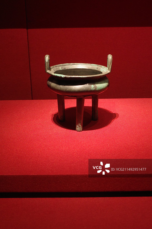 西周青铜器太保鼎图片素材