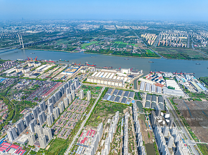 中储粮(上海)米业 上粮七库 吴泾工业区 上海闵行 第七粮食仓库 黄浦江沿岸老工业区更新改造图片素材