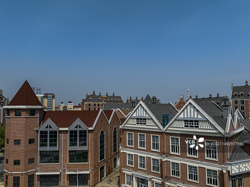 航拍安徽省芜湖市鸠江区罗兰小镇风光图片素材