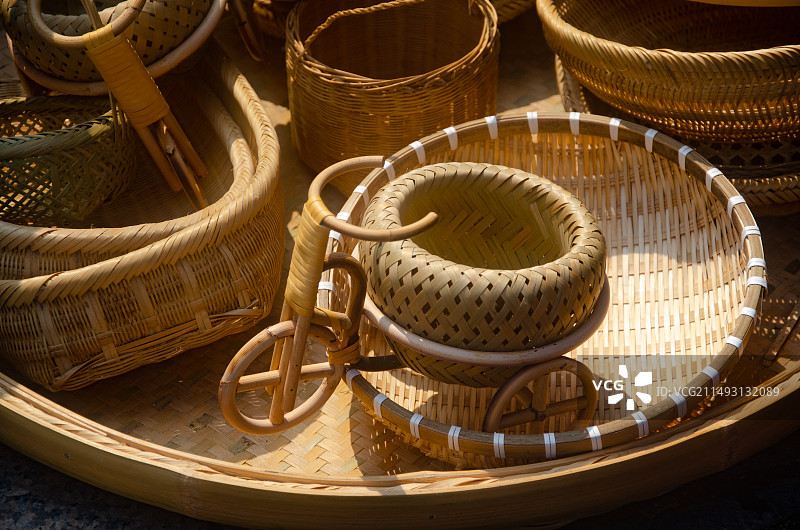 广西桂林灌阳县二月八农具节竹编工艺品图片素材