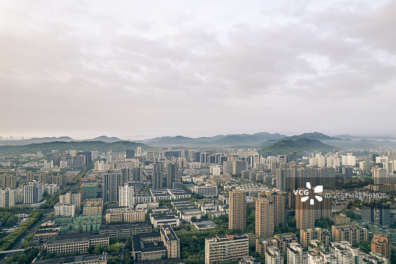 杭州西湖群山北高峰云雾图片素材