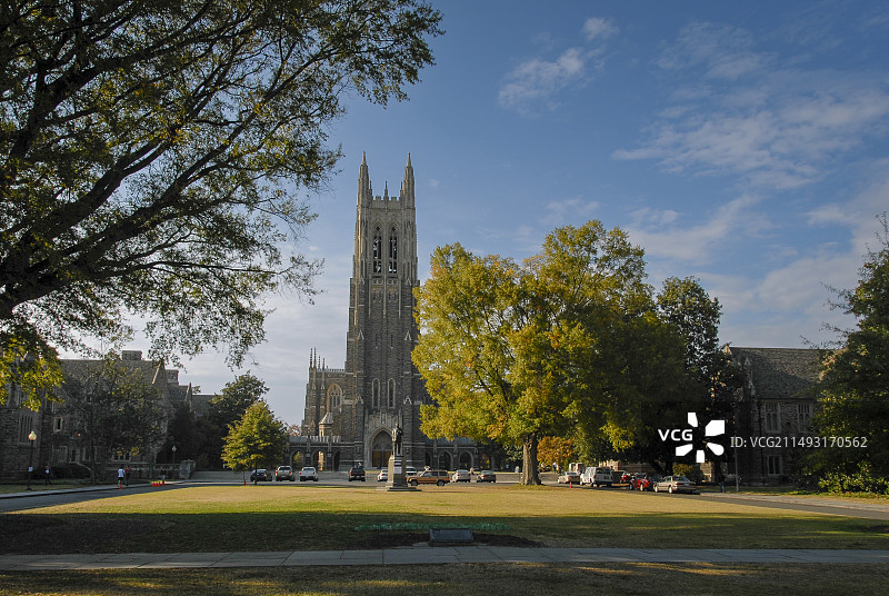 秋天，黄昏，美国杜克大学，杜克大教堂，圣三一学院图片素材