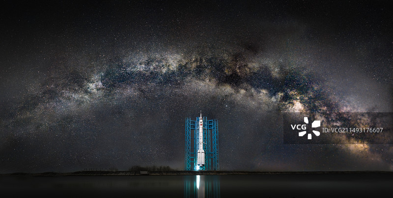 星空下沉睡的火箭图片素材