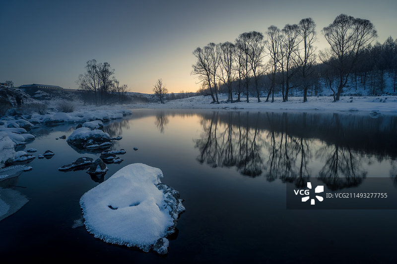 阿尔山不冻河图片素材