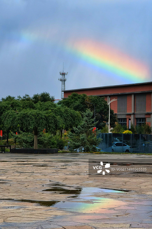 兰州大学榆中校区的彩虹图片素材