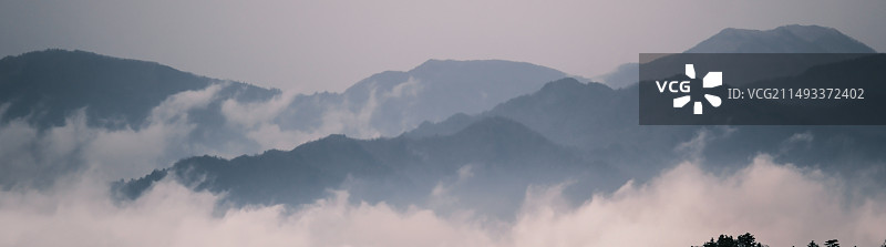 云海尘清，山河影满图片素材