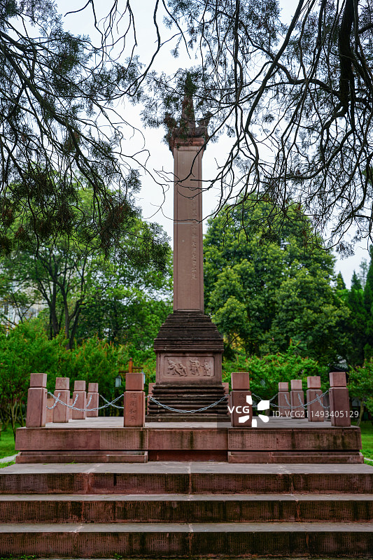 四川德阳广汉房湖公园抗战阵亡将士纪念碑图片素材
