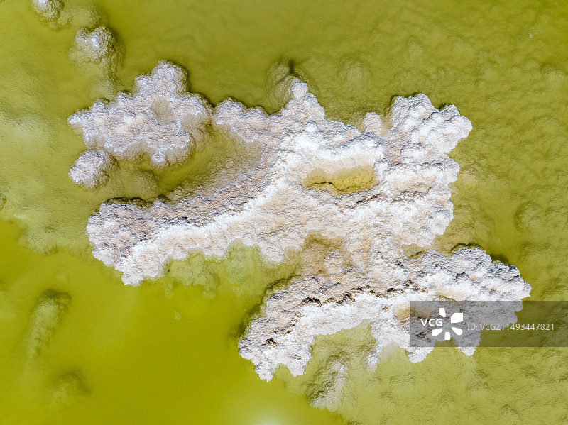 航拍青海省海西蒙古族自治州格尔木市察尔汗盐湖户外风光图片素材