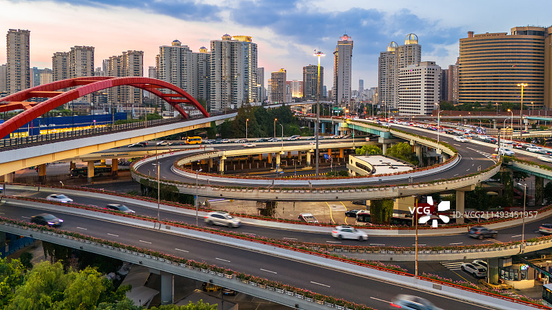 上海漕溪路立交和内环线立交俯瞰夜景图片素材