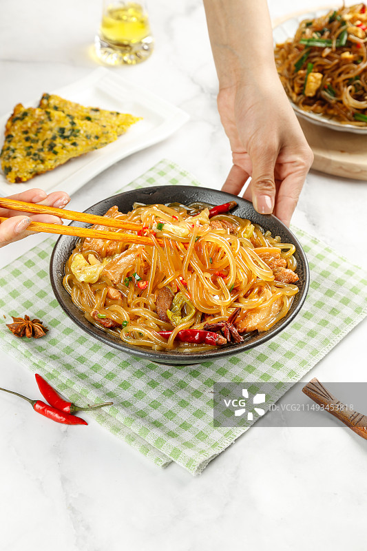 猪肉白菜炖粉条图片素材