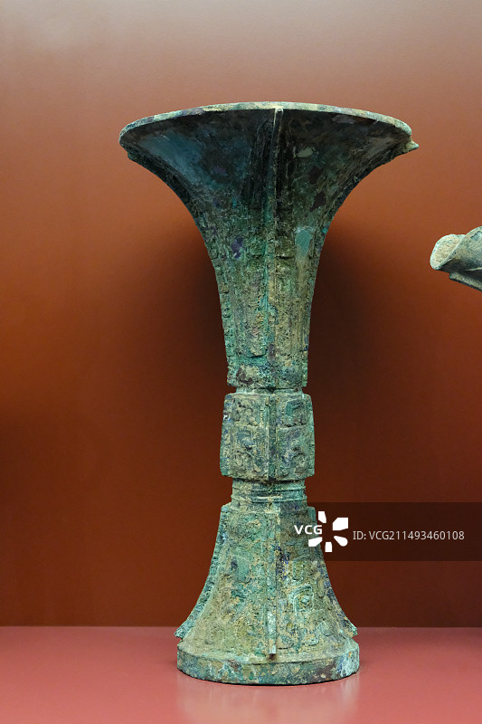 河南安阳殷墟博物苑展出文物青铜觚图片素材