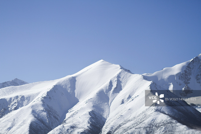 晴天可可西里的雪山图片素材