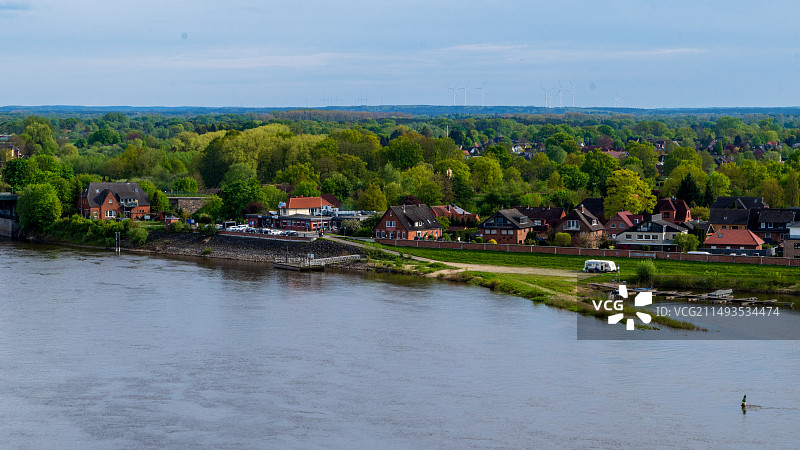 拉贝河的两岸风景图片素材