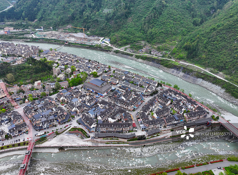 四川省阿坝藏族羌族自治州映秀镇汶川特别旅游区漩口中学遗址航拍图片素材