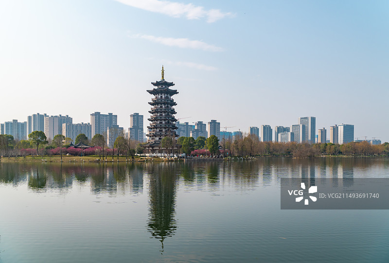 湖南省长沙市洋湖湿地公园白鹭塔航风光图片素材