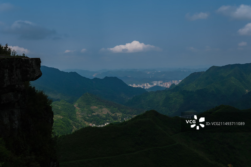 中国贵州黔南州都匀市螺丝壳景区,都匀螺丝壳景区鹰嘴岩风光,螺丝壳田园风光,都匀毛尖产地,螺丝壳鹰嘴岩图片素材