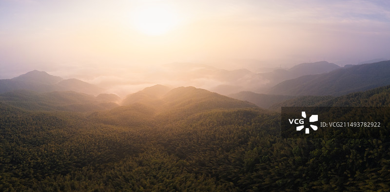 杭州萧山义桥寺坞岭望江阁日出天空云海竹海自然风光航拍图片素材