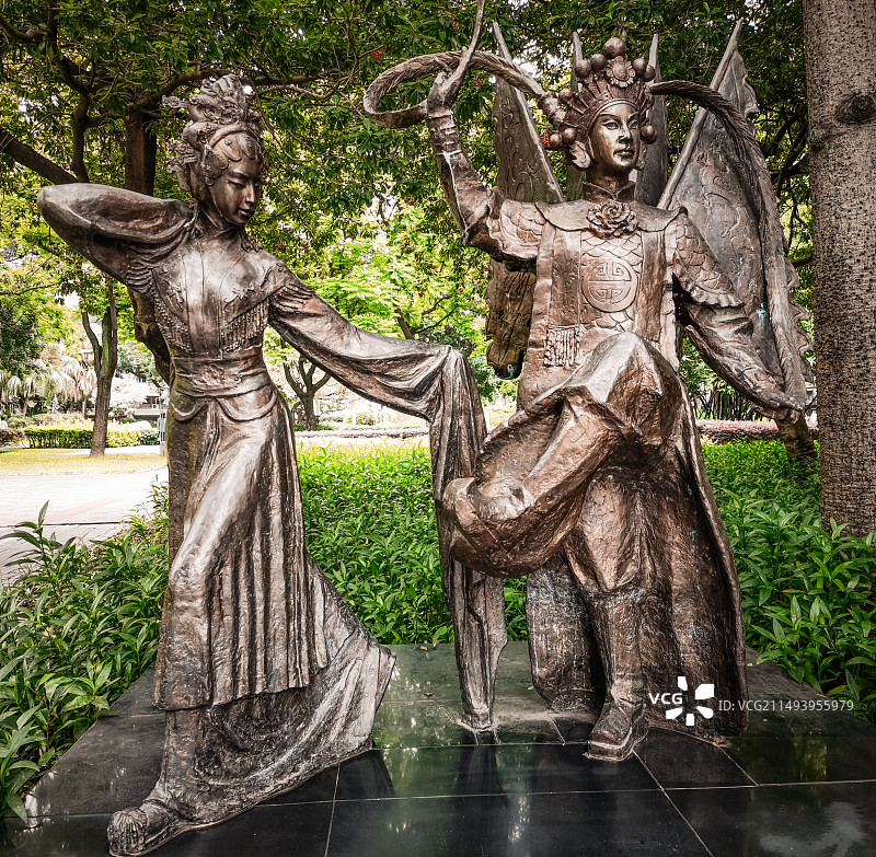 佛山兆祥公园内的粤剧艺术主题雕像图片素材