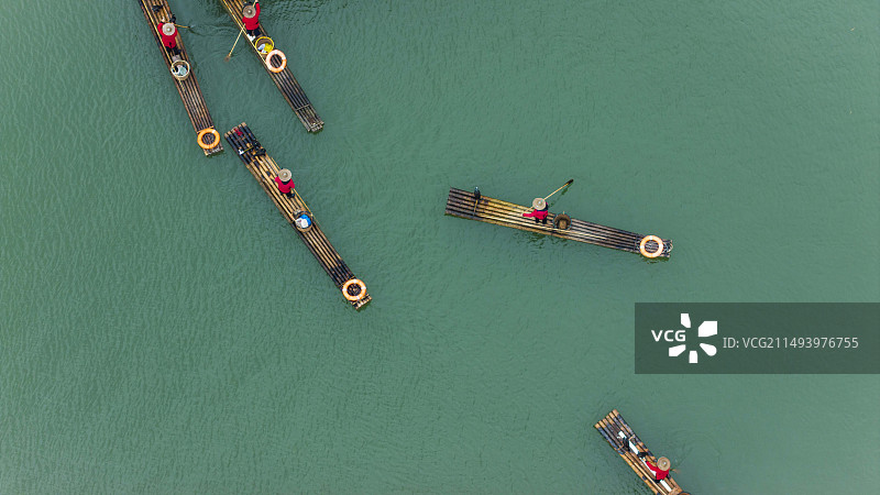 江西龙虎山悬棺景区鱼鹰表演图片素材