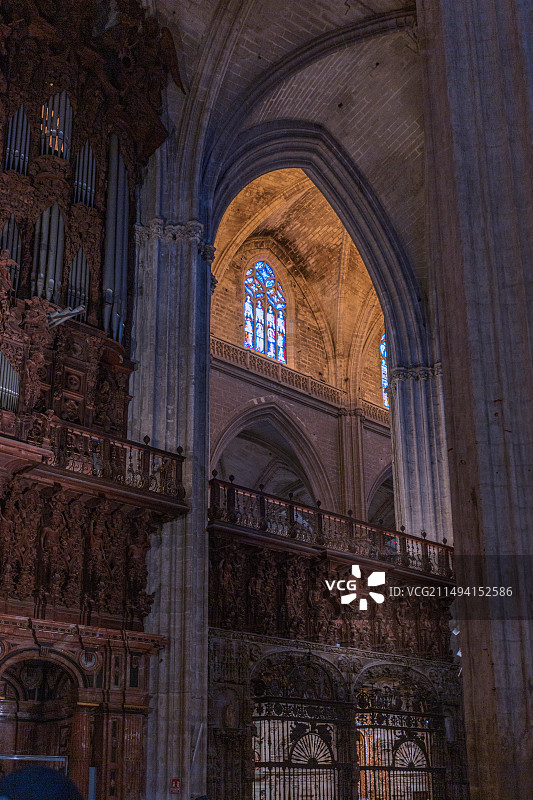 西班牙塞维利亚大教堂雕塑装饰图片素材