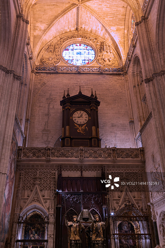 西班牙塞维利亚大教堂雕塑装饰图片素材