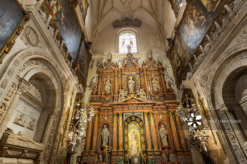 西班牙塞维利亚大教堂雕塑装饰图片素材