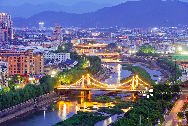 天台县城市夜景寒山桥图片素材