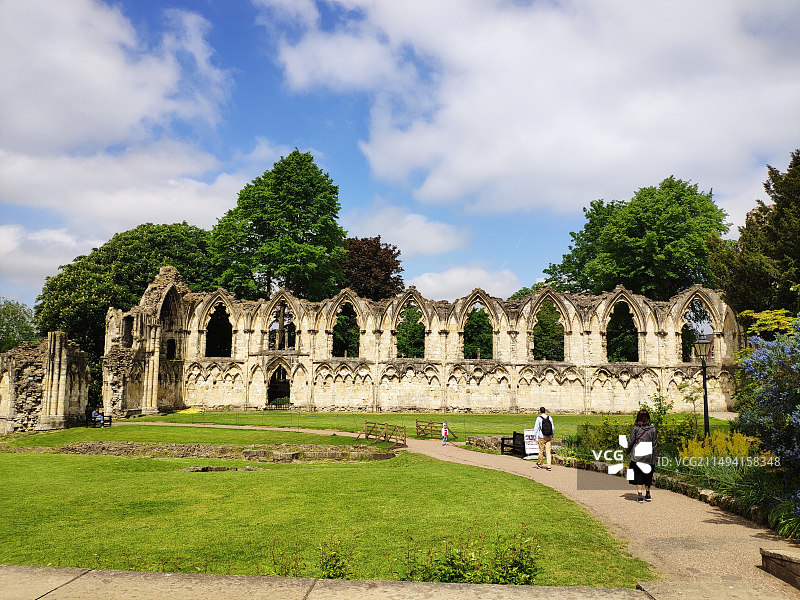 英国爱丁堡的建筑，像是一座高大的城堡，苏格兰精神的象征，旅游胜地，到爱丁堡旅游的人都不会错过爱丁堡城图片素材