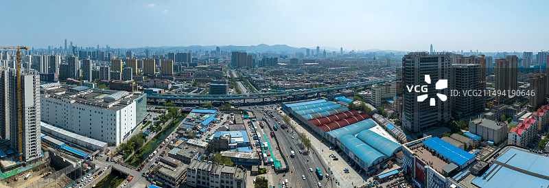 中国山东济南天桥区北园高架路城市天际线航拍图片素材