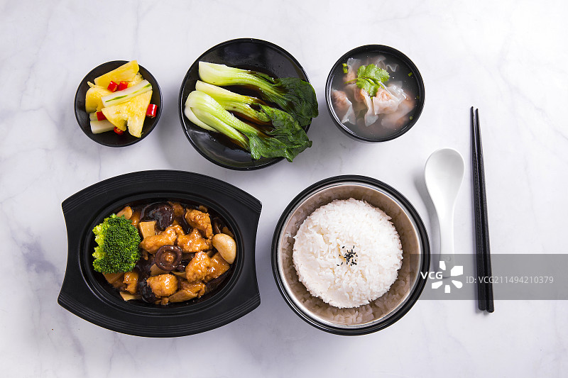 中式快餐套餐香菇焖鸡一人份图片素材