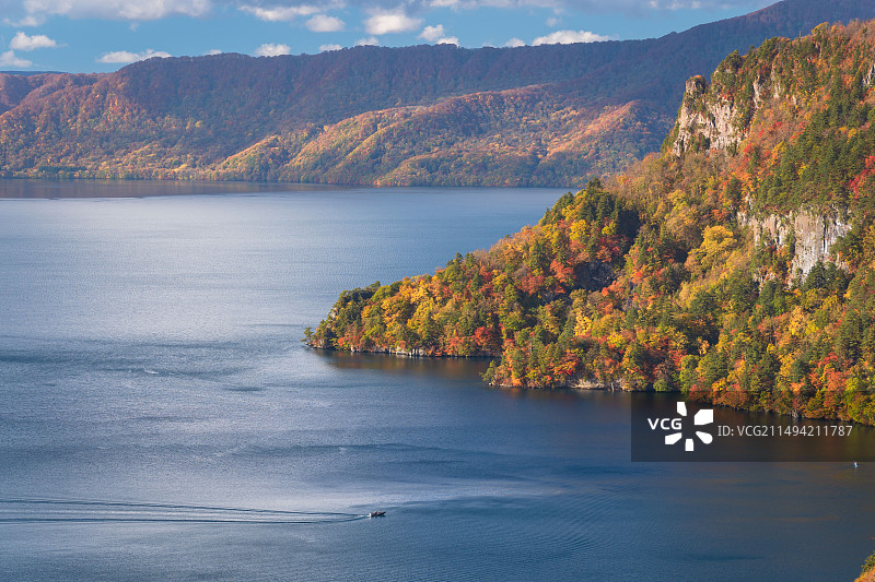 湖中秋色图片素材