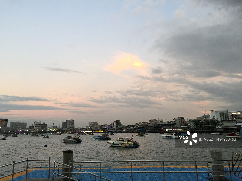 泰国芭提雅码头图片素材