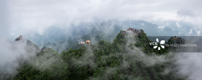 西安雨后秦岭南五台图片素材