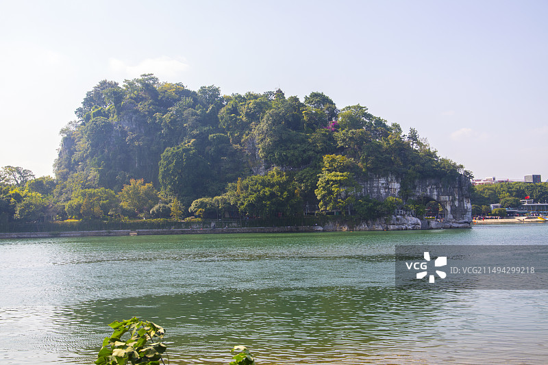 广西桂林訾洲岛象鼻山图片素材