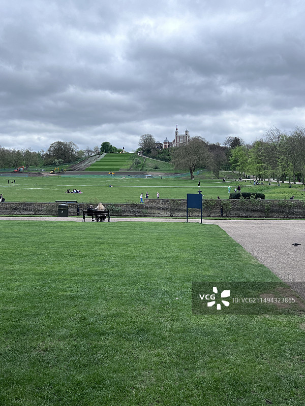 格林威治公园，远处坡顶就是格林威治天文台。图片素材