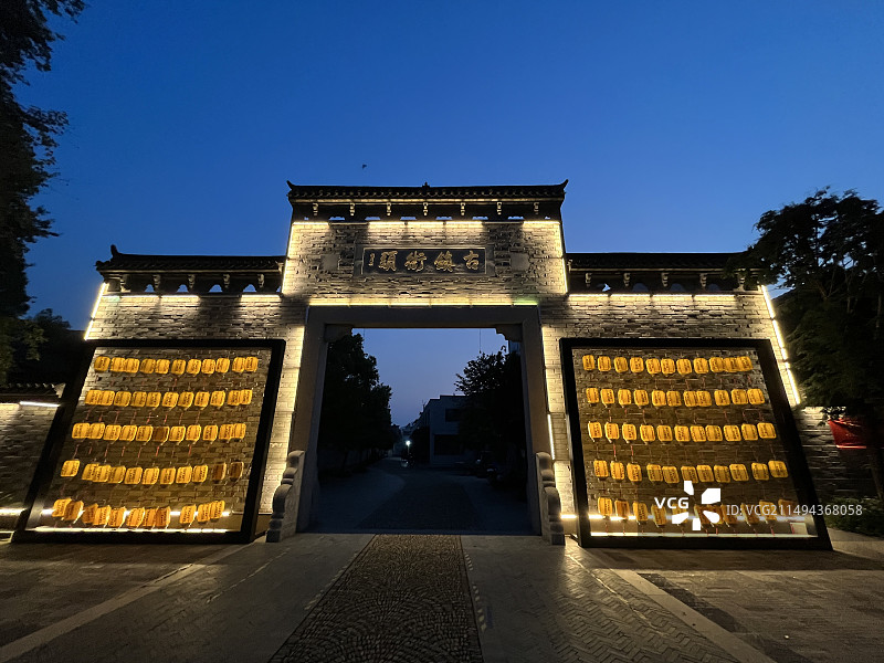天台县街头镇古镇老街夜景图片素材