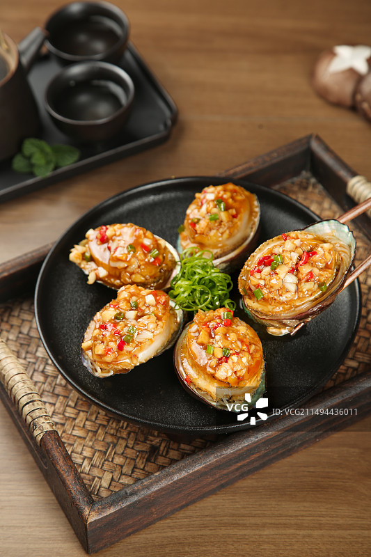 蒜蓉粉丝蒸鲍鱼图片素材