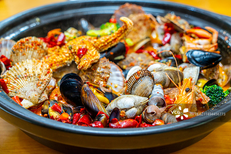 桌上海鲜拼盘特写镜头图片素材