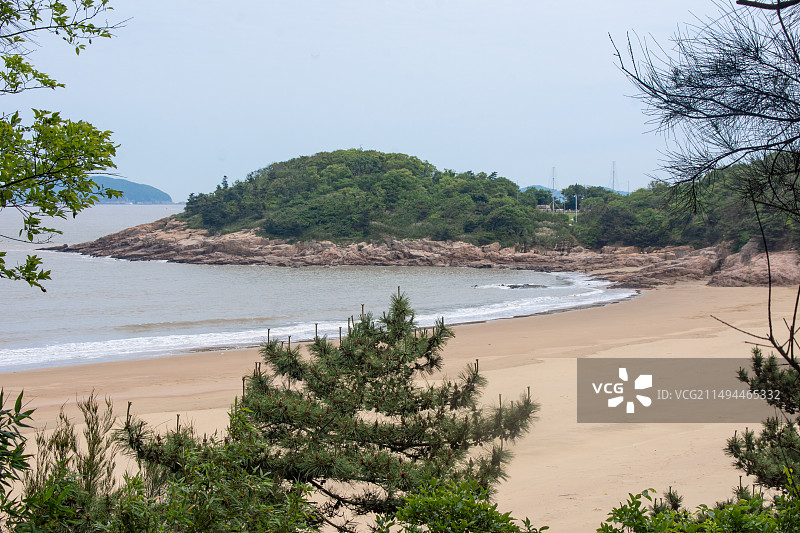 浙江舟山普陀山百步沙景区的沙滩与海面图片素材