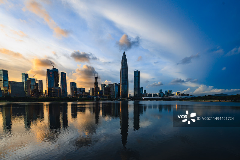 深圳湾人才公园城市天际线日落图片素材