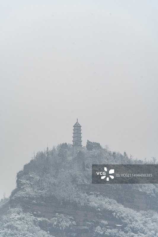 天台县赤城山梁妃塔雪景图片素材
