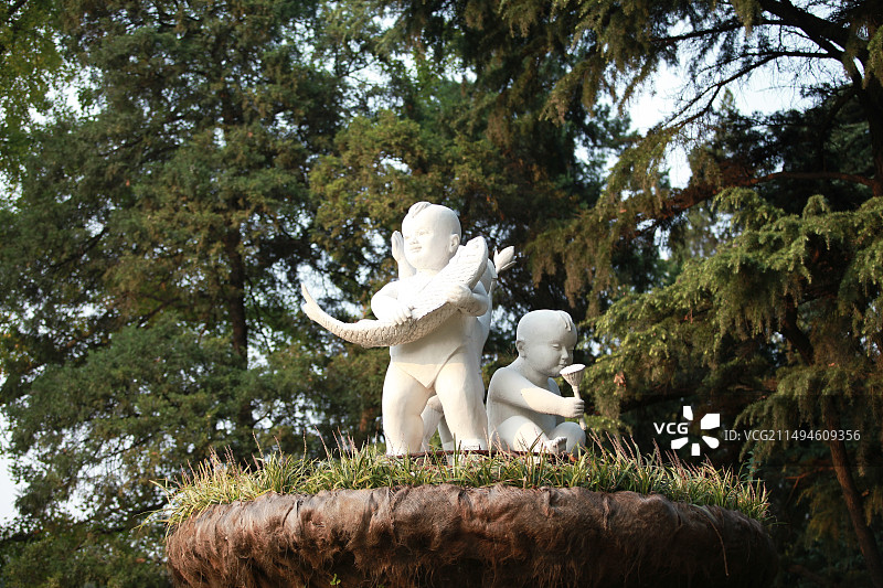 公园里的雕像图片素材