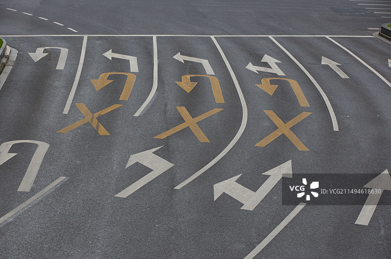 高视角城市市区道路图片素材