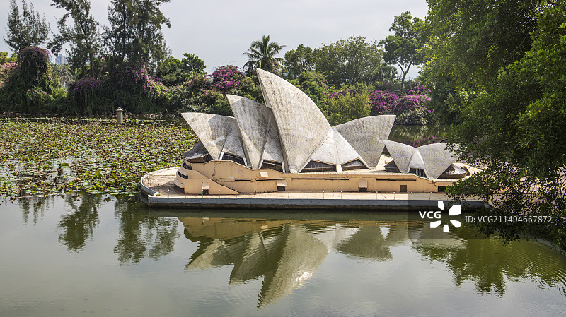 晴朗的天气游览广东深圳世界之窗图片素材