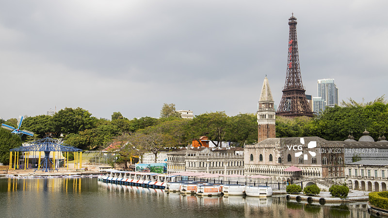 晴朗的天气游览广东深圳世界之窗图片素材