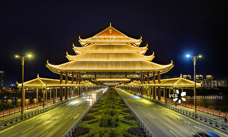 广西柳州市凤凰岭大桥夜景图片素材