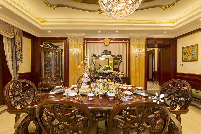 现代豪宅样板房餐桌图片素材