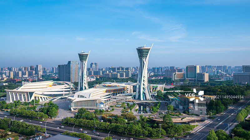 潍坊人民广场城市天空风景建筑草地风光露营好去处图片素材