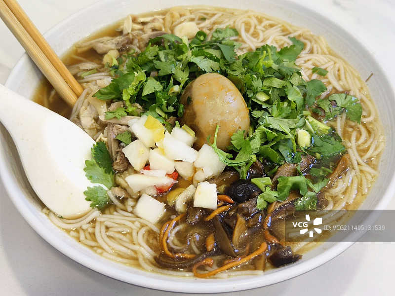 云南昆明菌汤米线图片素材